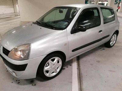 Cinzento Usado 2006 Renault Clio II Citadino | € 1.750 (Bom preço)