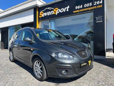 Usado Seat Altea Style 105 HP (77 kW) 2010 Cinzento Monovolume