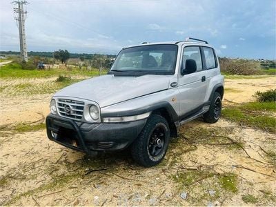 Usado Ssangyong (KGM) Korando 100 HP (73 kW) 1998 Sedan