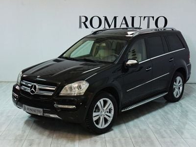 Castanho Usado 2010 Mercedes GL350 SUV | € 34.800