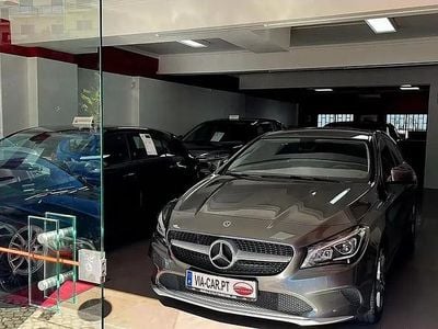 Usado Mercedes CLA200 Shooting Brake Urban 136 HP (100 kW) 2018 Cinzento Carrinha