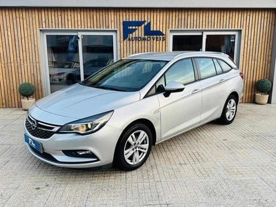 Cinza Usado 2017 Opel Astra Dynamic Carrinha | € 9.900 (Preço justo)