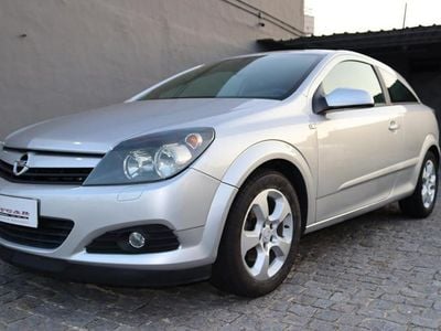 Cinzento Usado 2005 Opel Astra GTC | € 5.250 (Preço justo)