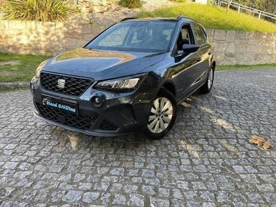 Usado Seat Arona Style 110 HP (80 kW) 2023 Cinza SUV