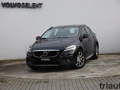 Usado Volvo V40 CC Momentum 114 HP (83 kW) 2013 Cinzento metalizado Carrinha