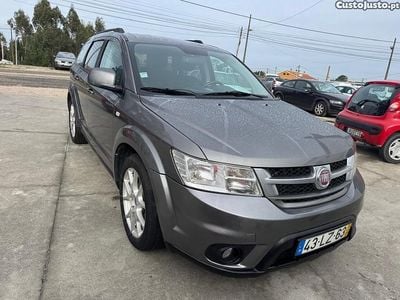 Usado Fiat Freemont 170 HP (125 kW) 2011 Cinza SUV