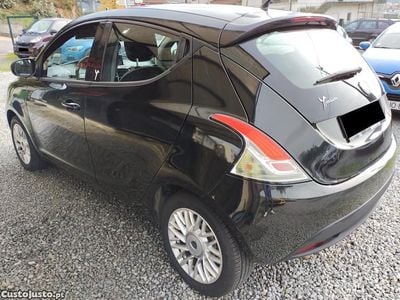 Preto Usado 2014 Lancia Ypsilon Gold Citadino | € 7.250 (Preço justo)