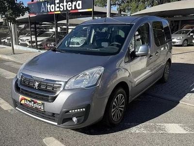 Cinzento Usado 2016 Peugeot TePee Active Carrinha | € 14.900