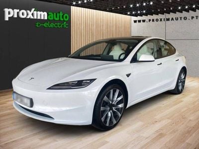 Branco Usado 2024 Tesla Model 3 Sedan | € 44.500