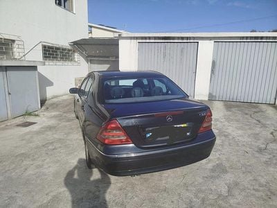 Usado 2003 Mercedes 220 Sedan | € 5.250