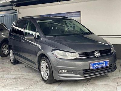 Usado VW Touran Highline 115 HP (84 kW) 2018 Cinzento Monovolume
