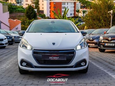 Branco Usado 2015 Peugeot 208 GT-line Citadino | € 12.450 (Caro)