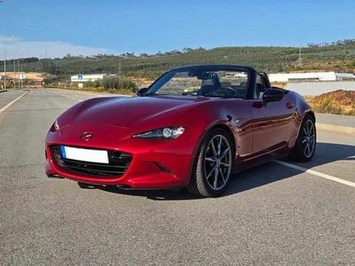 Usado Mazda MX5 131 HP (96 kW) 2015 Vermelho Cabrios