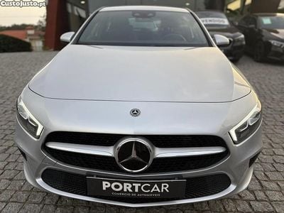 Cinza Usado 2019 Mercedes A180 Progressive Citadino | € 25.750 (Caro)