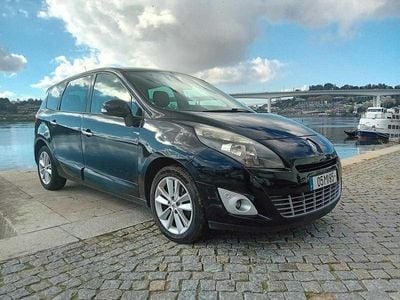 Preto Usado 2011 Renault Grand Scénic III Monovolume | € 7.900 (Preço justo)