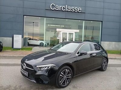 Preto cosmos Usado 2024 Mercedes A250 Advanced Citadino | € 41.250 (Preço elevado)
