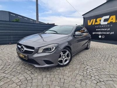 Cinza antracite Usado 2015 Mercedes CLA200 Urban Carrinha | € 20.990 (Preço elevado)