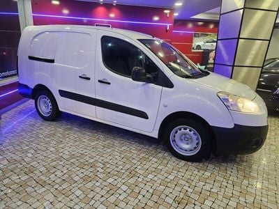Branco Usado 2014 Peugeot Partner Style Monovolume | € 9.750