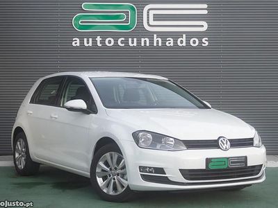 Branco Usado 2015 VW Golf VII Trendline Citadino | € 14.750 (Preço justo)
