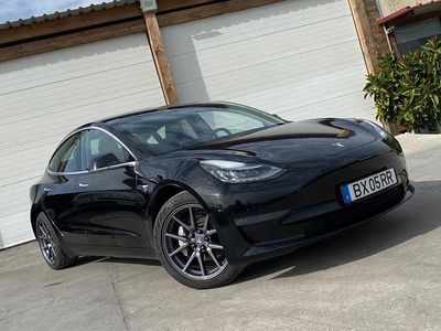 Preto Usado 2020 Tesla Model 3 Sedan | € 25.499 (Preço justo)