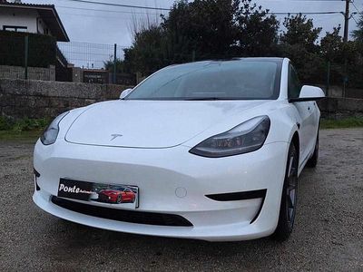 Branco Usado 2021 Tesla Model 3 Standard Range Plus Sedan | € 28.900 (Preço elevado)