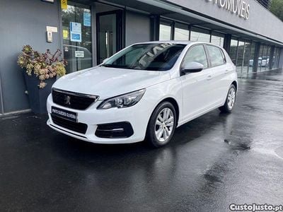 Usado Peugeot 308 Active 102 HP (75 kW) 2019 Branco Sedan