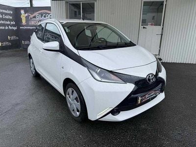 Usado Toyota Aygo 69 HP (50 kW) 2018 Branco Citadino