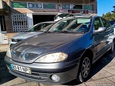 Cinza Usado 1999 Renault Mégane Citadino | € 1.599