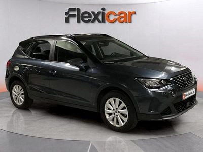 Usado Seat Arona Style 110 HP (80 kW) 2023 Cinza SUV