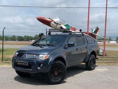 Cinza Usado 2008 Mitsubishi L Intense SUV | € 18.490