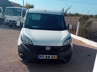 Usado Fiat Doblò Easy 95 HP (69 kW) 2020 Branco Monovolume