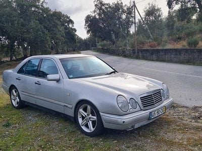 Usado 1997 Mercedes E200 Sedan | € 2.000