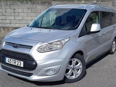 Usado Ford Tourneo 120 HP (88 kW) 2017 Cinza antracite Carrinha