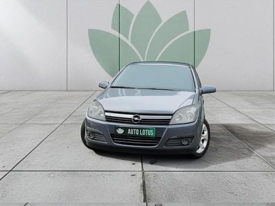 Usado Opel Astra Cosmo 90 HP (66 kW) 2007 Cinza Citadino