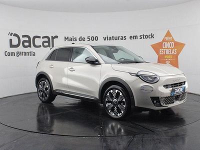 Bege Usado 2024 Fiat 600 La Prima SUV | € 24.499 (Preço justo)