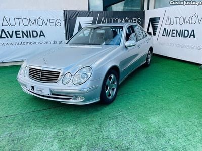 Usado Mercedes E320 Avantgarde 204 HP (150 kW) 2003 Cinza Sedan