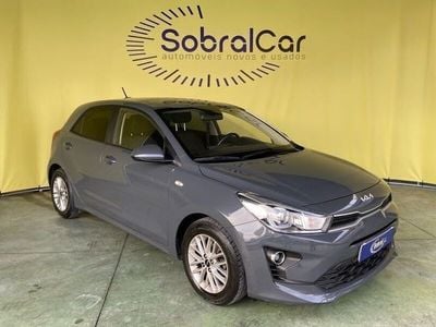 Usado Kia Rio 84 HP (61 kW) 2022 Cinzento