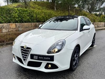 Usado Alfa Romeo Giulietta Distinctive 140 HP (102 kW) 2011 Branco Citadino