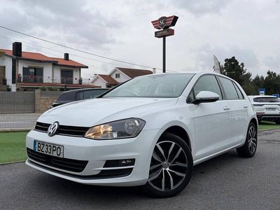 Branco Usado 2016 VW Golf VII Trendline Citadino | € 13.400 (Preço justo)