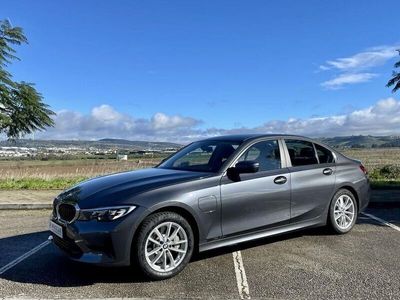 BMW 330e