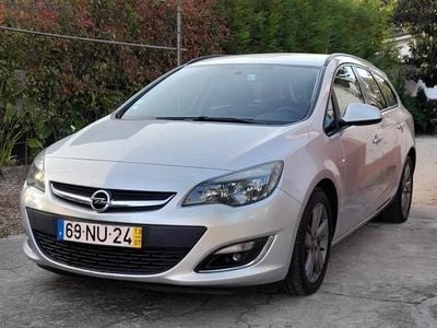 Cinzento Usado 2013 Opel Astra Carrinha | € 9.500 (Caro)
