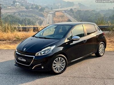 Preto Usado 2018 Peugeot 208 Style Citadino | € 10.990 (Preço elevado)