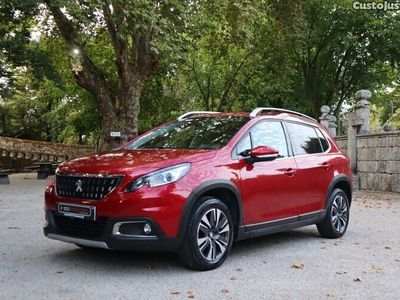 Vermelho Usado 2017 Peugeot 2008 Allure SUV | € 13.900 (Caro)