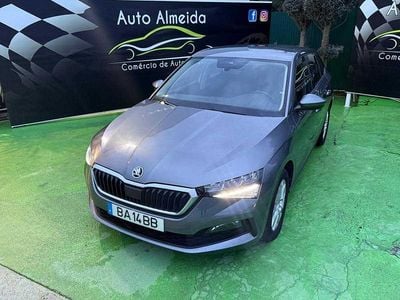 Cinzento Usado 2023 Skoda Scala Ambition Citadino | € 13.950 (Bom preço)
