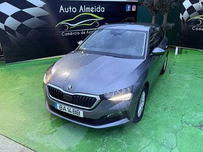 Cinzento Usado 2023 Skoda Scala Citadino | € 13.950 (Preço justo)