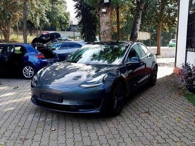 Cinza Usado 2020 Tesla Model 3 Standard Range Plus Sedan | € 23.800 (Preço justo)