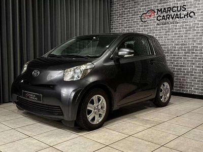 Usado Toyota iQ 90 HP (66 kW) 2010 Cinza escuro Citadino