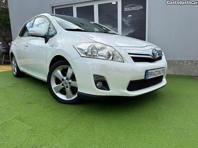 Usado Toyota Auris 140 HP (102 kW) 2011 Branco Citadino