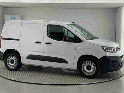 Branco Usado 2024 Citroën e-Berlingo Monovolume | € 26.490 (Preço justo)