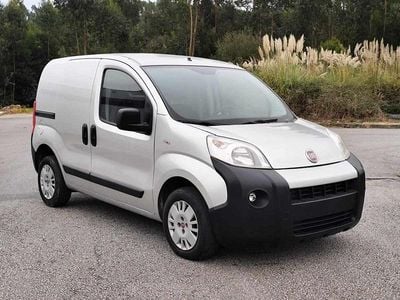 Cinzento Usado 2014 Fiat Fiorino Monovolume | € 4.999